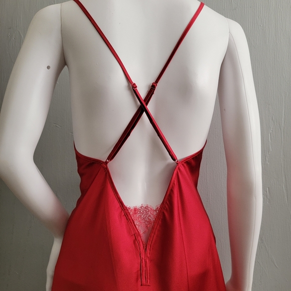 Victoria Secret Silky Slip - Picture 4 of 10